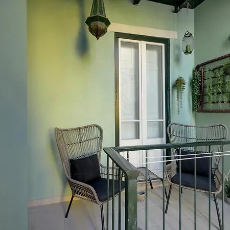 3-Bedroom Apartment With River Views By Lovelystay-2